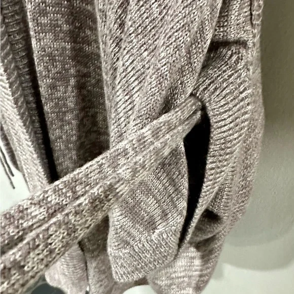 Lululemon Mauve & White Cinched Cardigan XS/S 🥳HOST PICK🥳 - Picture 6 of 10